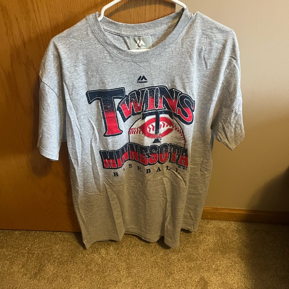 Majestic Gray Short Sleeve Tee with Twins Logo